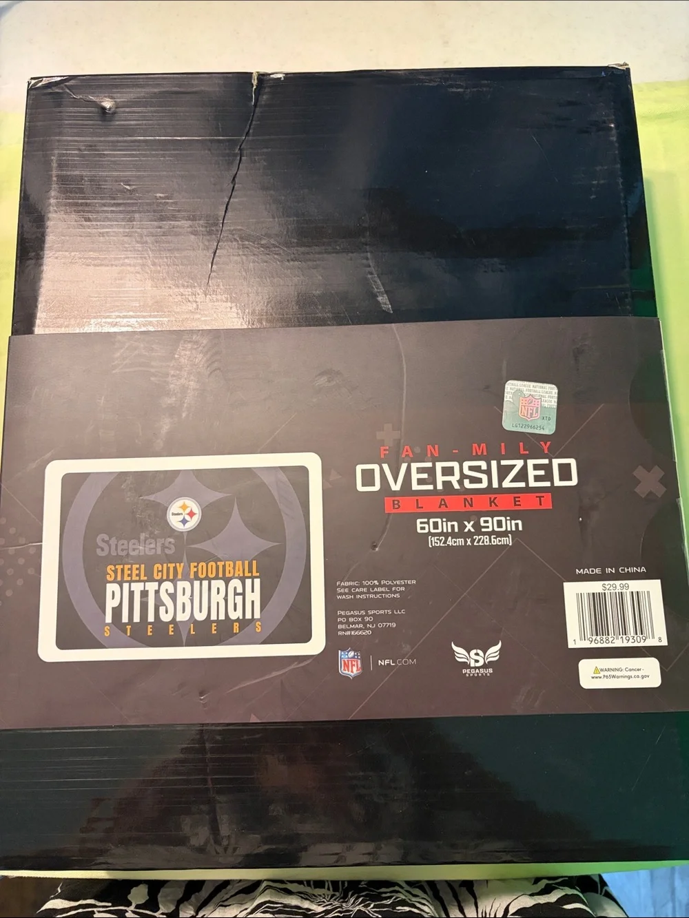 FAN-MILY oversized Steelers Blanket